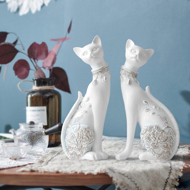 wickedafstore European Cute Resin Cat Figurines Home Decoration Creative Wedding Gift Crafts Animal Statues Home Room Table Sculptures Decor