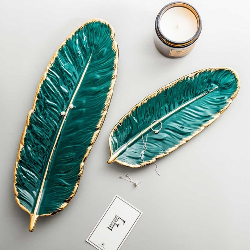 wickedafstore Feather Shape Plate