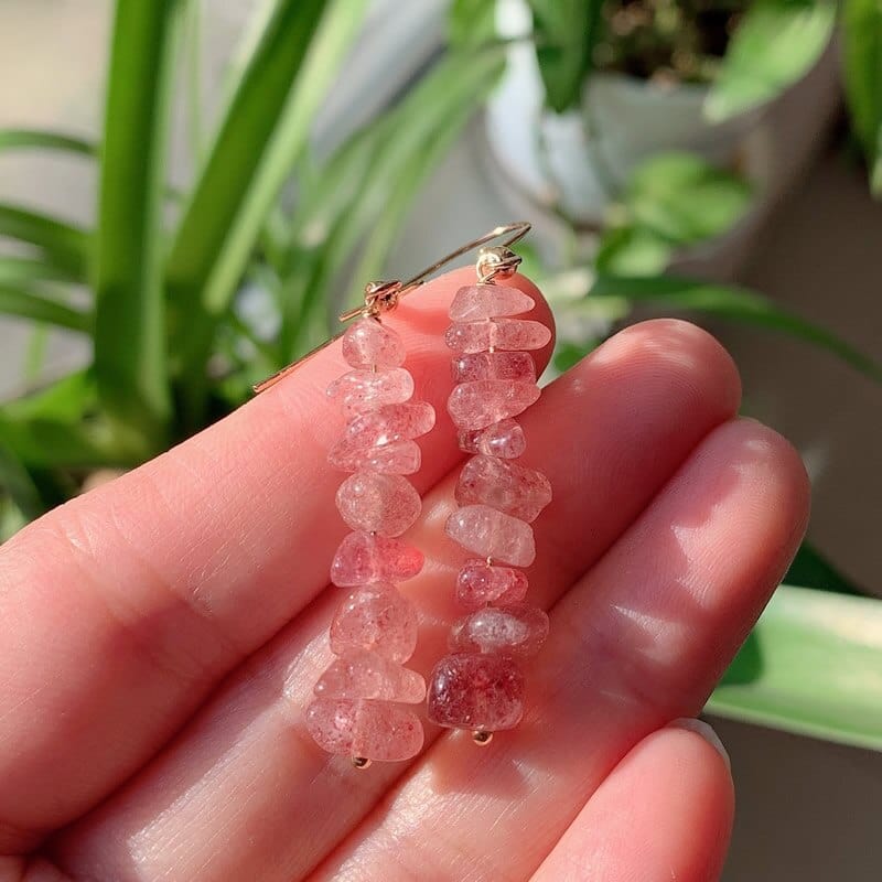 wickedafstore Strawberry Quartz Natural Crystal Gravel Chips Earrings